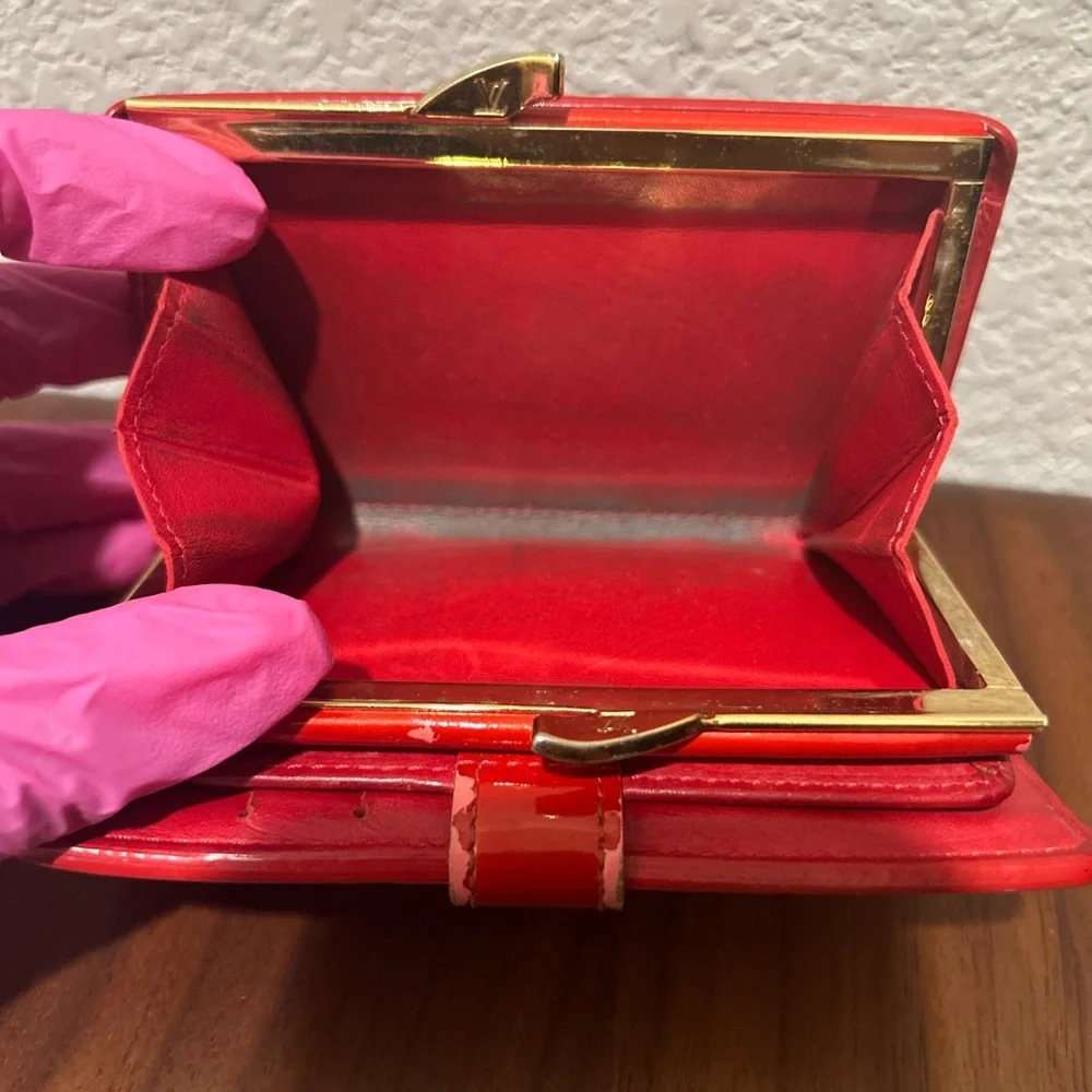 Louis Vuitton Red Vernis Kiss-lock Monogram Snap Wallet
